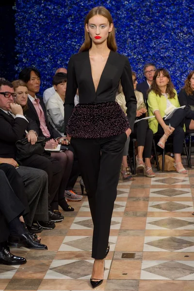 Look 27